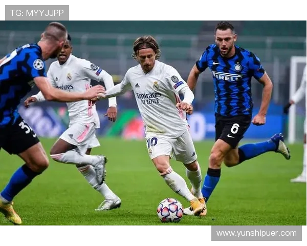 久保建英在国际赛场上的精彩表现引发球迷热议与期待